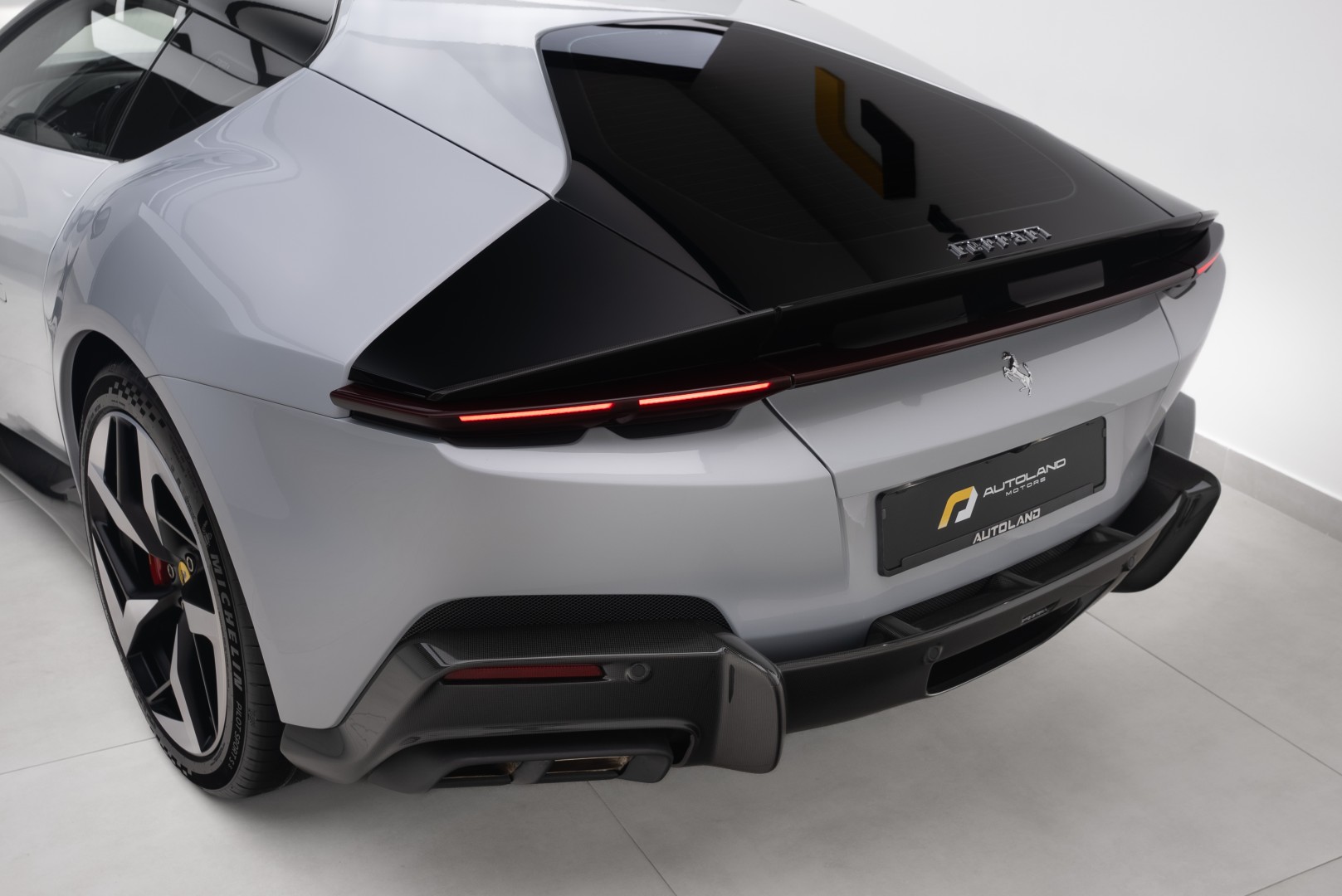 2025 FERRARI 12 CILINDRI. 7 YEARS MAIN DEALER SERVICE. FULL CARBON EXTERIOR. CUSTOM SPECIFICATIONS.